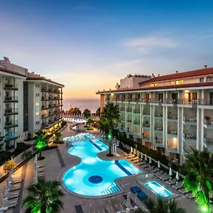 Ramada & By Wyndham **** Kusadası